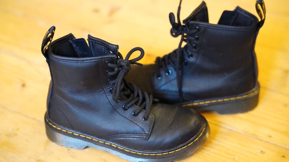 Doc Martens Größe 33 in Marburg