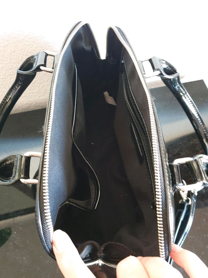 Handtasche Tasche schwarz Lack Mark Adam in Düsseldorf