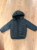 Wattierte Kinderjacke mit Kapuze von Benetton (Gr:100) München - Laim Vorschau