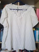 Cremefarbene Kurzarm Bluse / Tunika, mit Spitze, Gr. 4XL / 52 Berlin - Rudow Vorschau