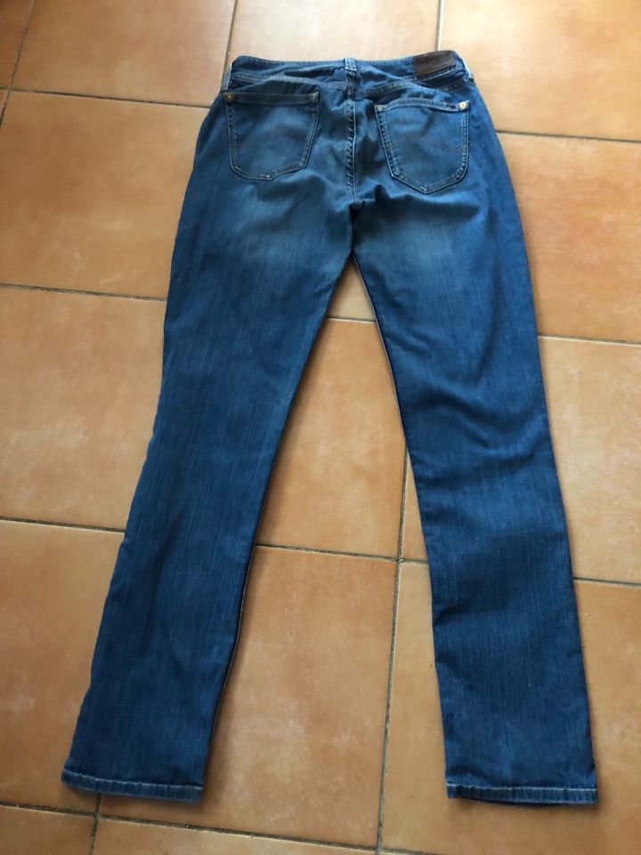 Damen Jeans Tommy Hilfiger W 30 L32 blau in Minden