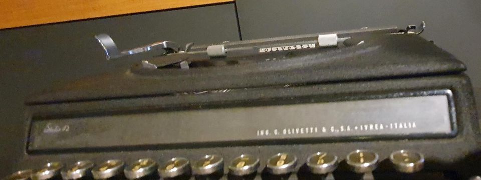 Olivetti Studio 42 Schreibmaschine in Potsdam