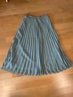 Primark Plissee Rock, Midi, Olivgrün, luftig, Gr. 38, M, sehr gut Baden-Württemberg - Mannheim Vorschau