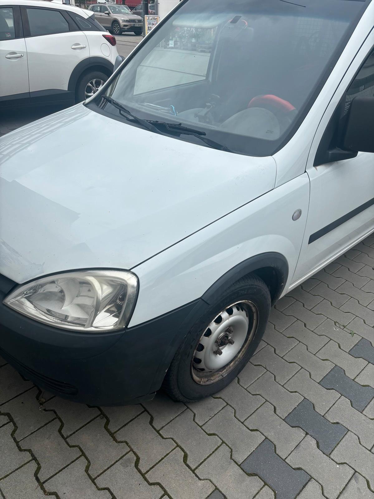 Abbildung des Autos Opel combo C Van