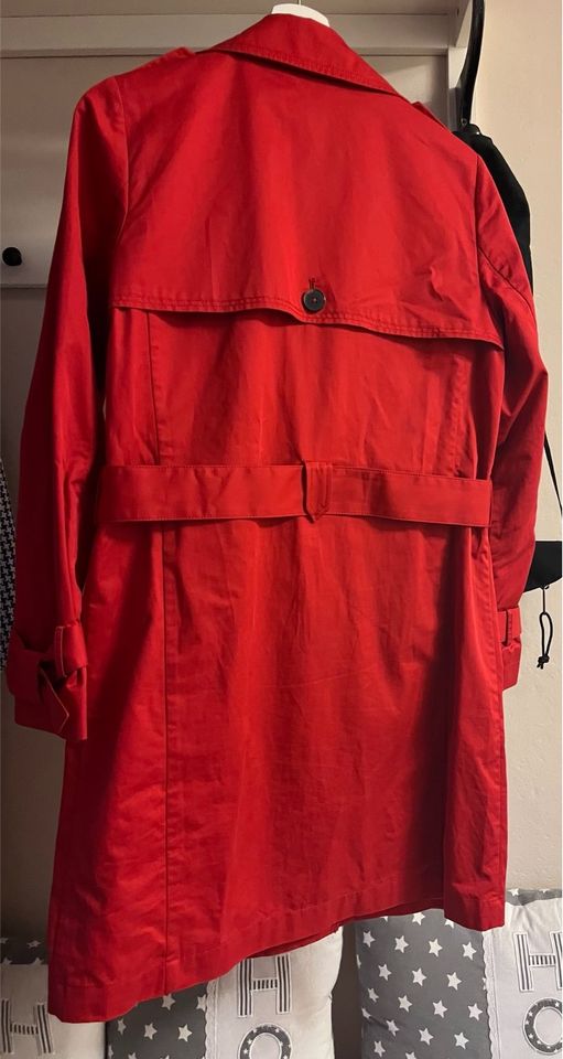 Roter Trenchcoat von edc by Esprit (Gr. S) in Ritterhude