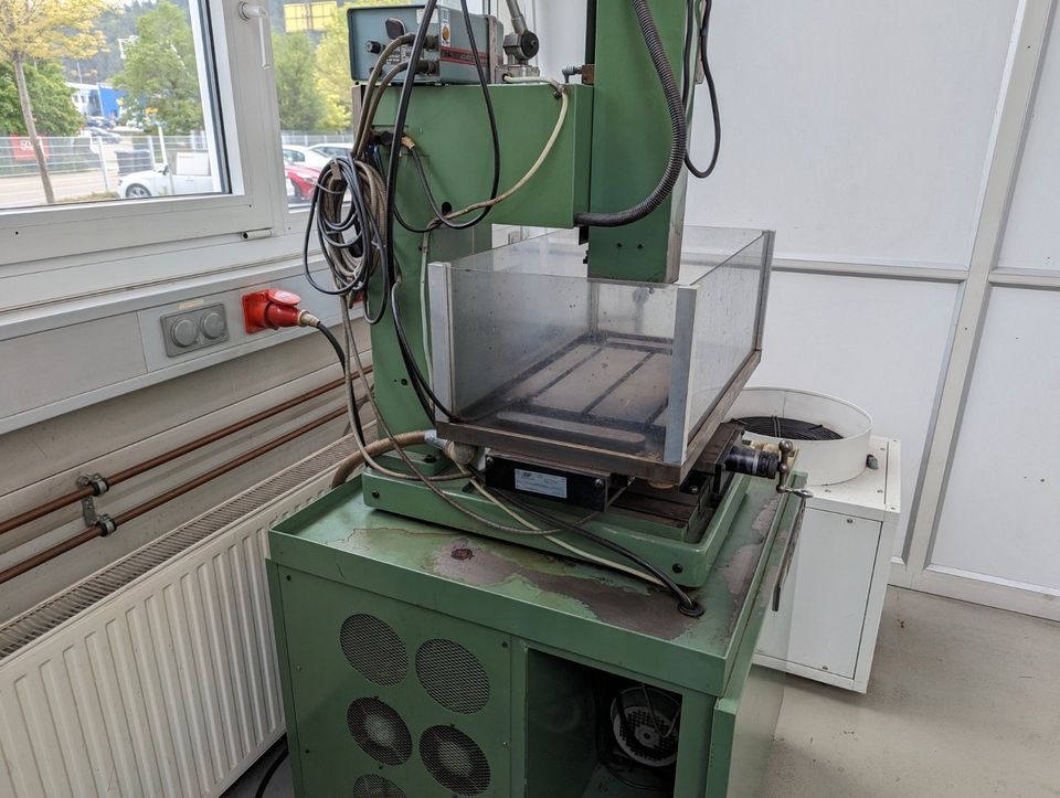 Startlocherodiermaschine Bohrteufel Sodick K1C AH in Tuttlingen