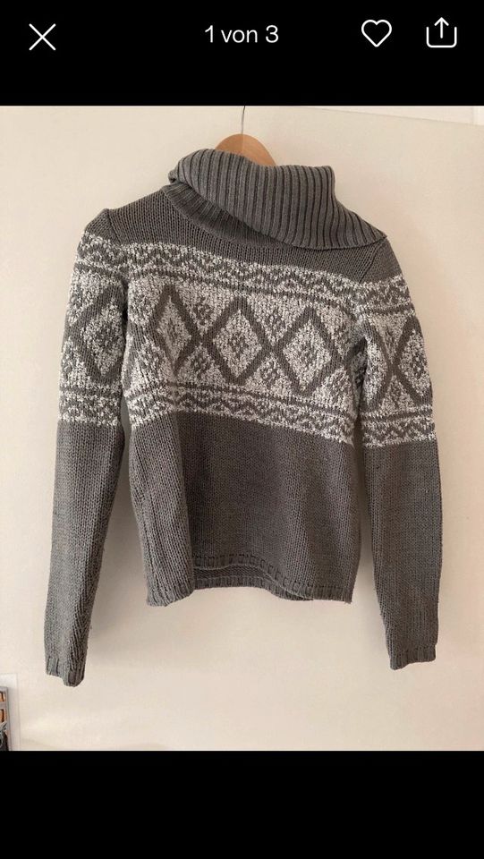 Kleiderpaket Pullover Gr. 36 in Maisach