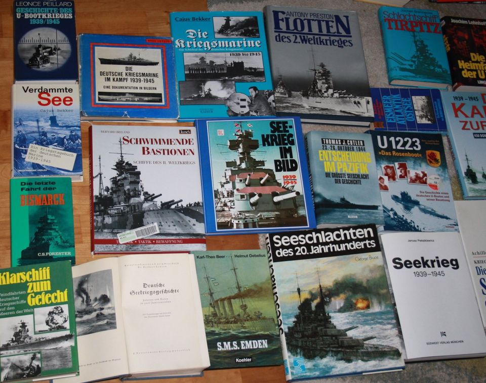 200 Bücher  zum Thema 2.Weltkrieg (Nachkriegszeit bis heute) in Bühlertann