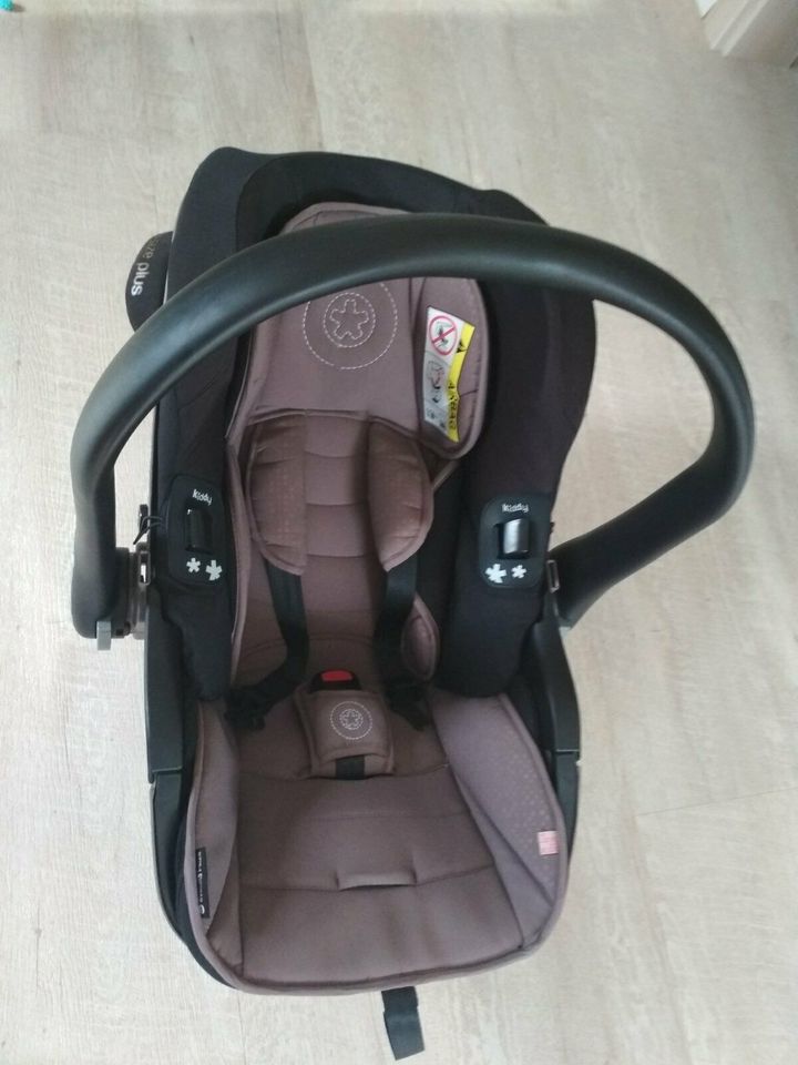 Babyschale Kiddy Evoluna I-Size inkl. Isofix Base 2. Top Zustand! in Bad Bocklet