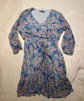 Zara blaues Kleid mit Blumenmuster und Rüschen XS Kr. Dachau - Odelzhausen Vorschau