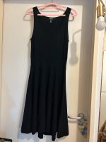 Dkny strickkleid schwarz edel Silvester gr l München - Ramersdorf-Perlach Vorschau