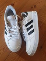 Herren Sneaker von Adidas Gr.9 Thüringen - Bürgel Vorschau