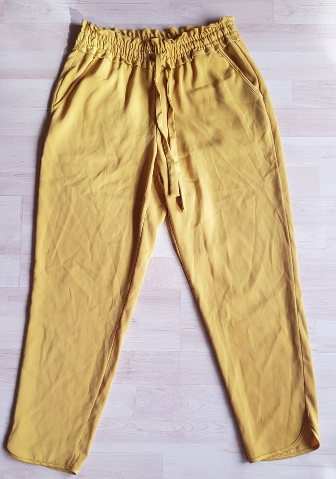 Stoffhose - trf Collection - ZARA - Größe 36 in Viersen