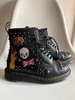 Dr Martens Stiefel Gr. 37 mit Patches Stuttgart - Untertürkheim Vorschau