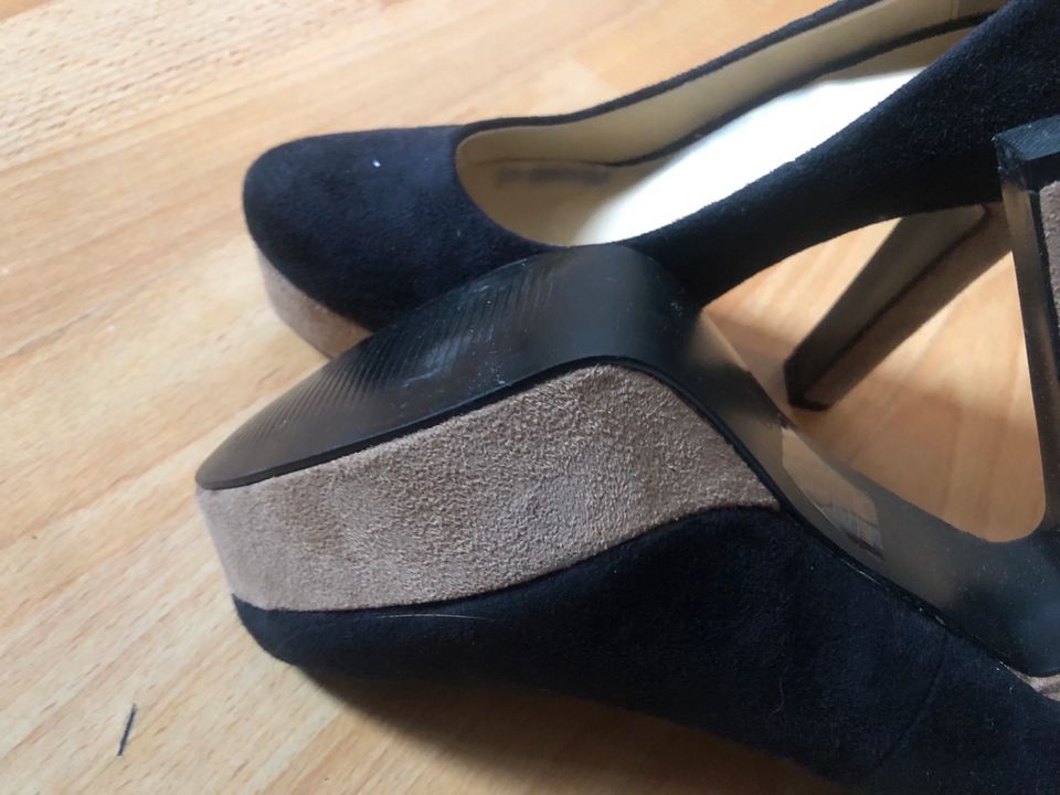 Neuwertig - Schicke AISHA High Heel Pumps  Größe: 39 in München