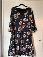 Designerkleid mit Blumenmuster von Ashley Brooke Niedersachsen - Wolfenbüttel Vorschau