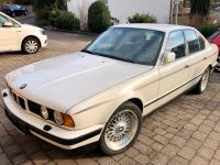 BMW 535i E34 Handschaltung TOP Zustand Klima Airbag 1989 Alpinws Baden-Württemberg - Schorndorf Vorschau