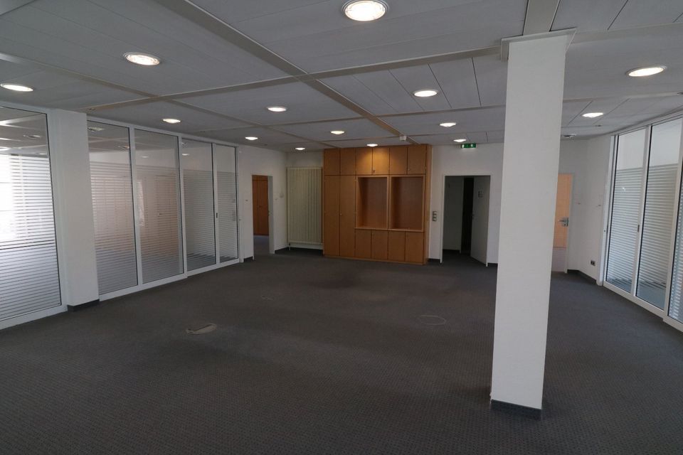 100-1.000m² - Premium Laden-/Büro- und Praxisflächen in werbewirksamster Lage Warsteins! in Lippstadt