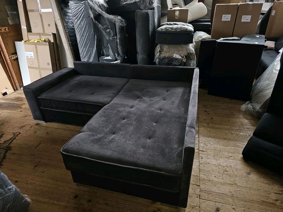 Ecksofa, Couch mit Schlaffunktion und Bettkasten in Münzenberg