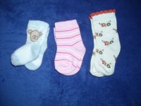 3 Paar Baby Socken 0-3 Monate zu verschenken Schleswig-Holstein - Grundhof Vorschau