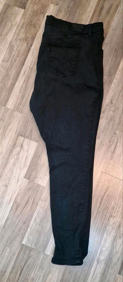 Levi's high rise super skinny Jeans 24W ( 56) schwarz in Himmelpforten