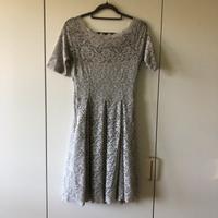 Wunderschönes klassisches Spitzen Abendkleid Orsay S grau Nordrhein-Westfalen - Dörentrup Vorschau