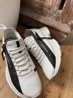 Original Designer Givenchy Sneaker Weiß Gr. 43 sehr gute Niedersachsen - Oyten Vorschau