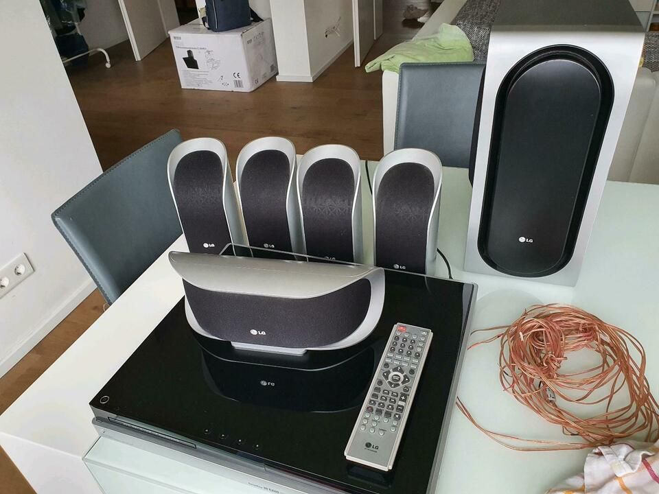 5.1 Speaker System LG LH-R 5500 SB Kompaktanlage - CD/DVD/Radio in Köln