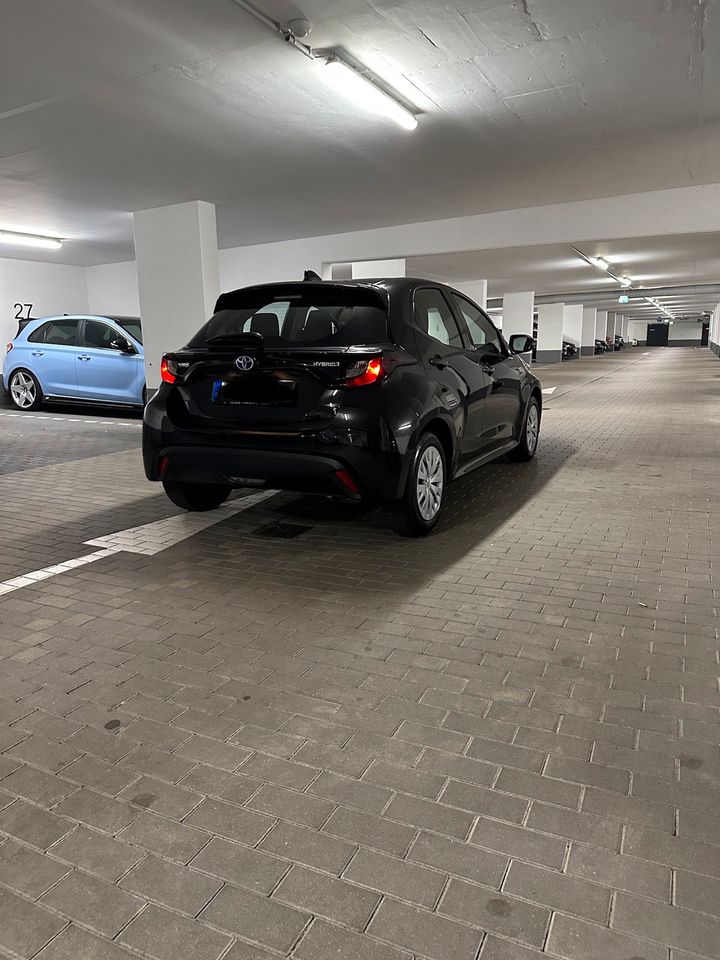 Toyota Yaris Auto mieten Kleinwagen Mietwagen Langzeitmiete in Berlin