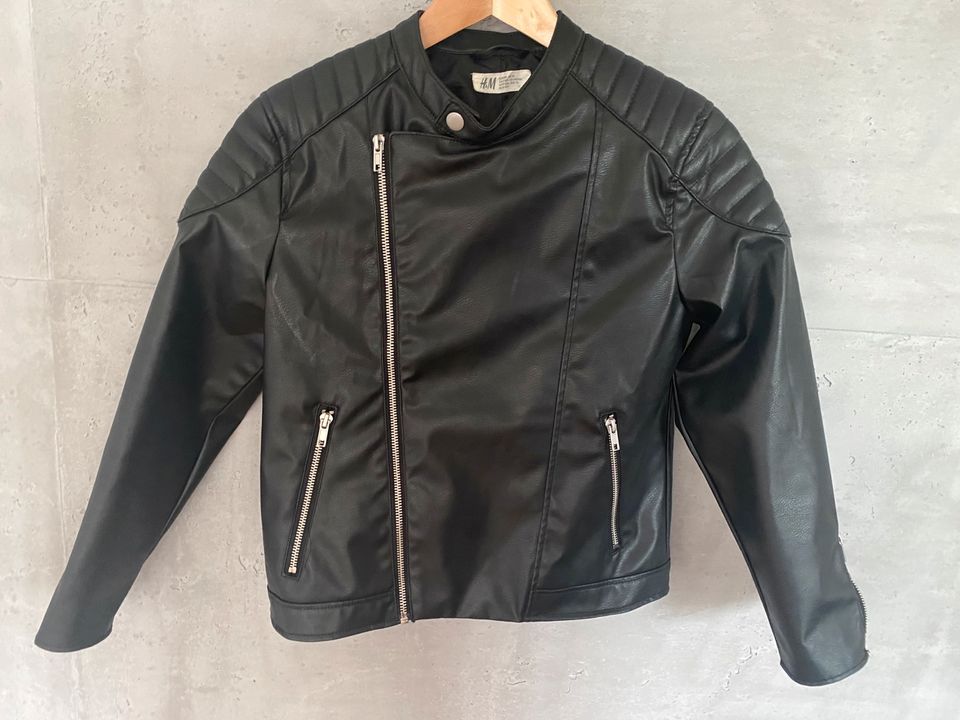 H&M Lederjacke Jacke schwarz UK 9-10 Jahre in Kirchen (Sieg)