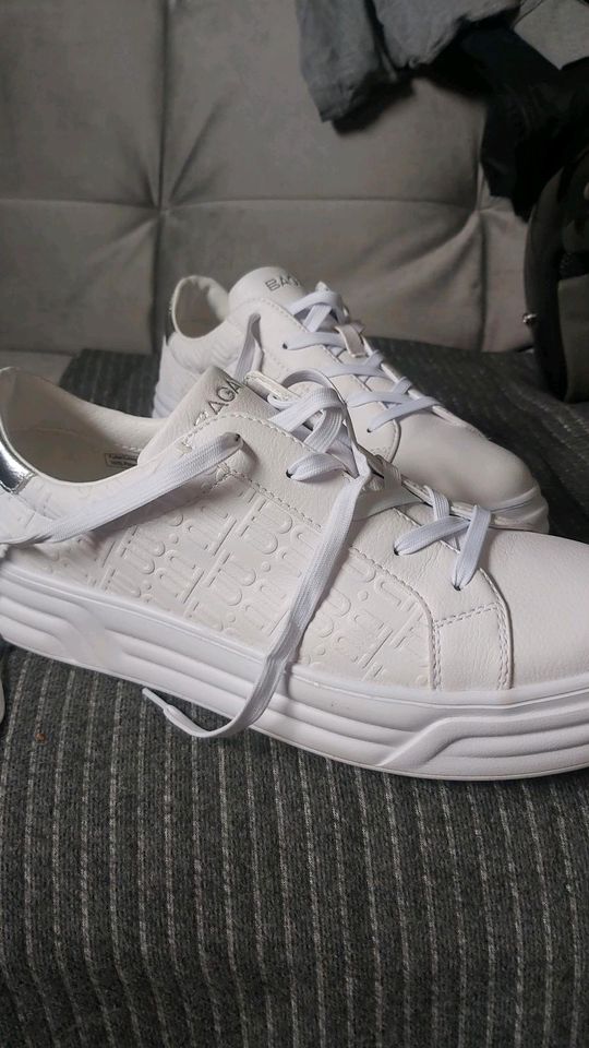 Neuw. Bagatt Sneaker  weiß Gr.41 ein Lieblingsstück in Kiefersfelden