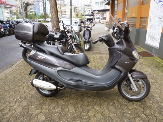 Piaggio X9 / 125 Evo in Düsseldorf