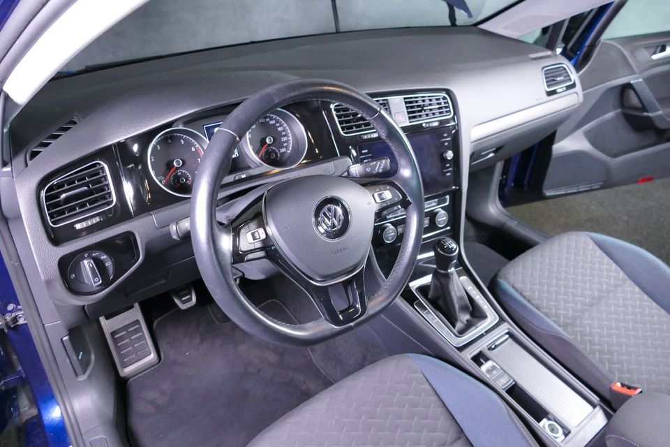 Volkswagen Golf Variant IQ.Drive TSi NWGarantie bis 01/2025 in Mainburg
