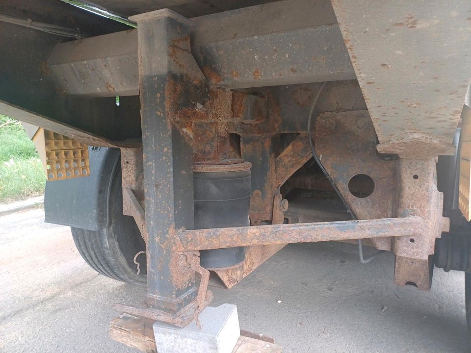 Lkw Mulde auflieger Anhänger 3achs Carnehl kipper Zugmaschine szm in Gronau (Leine)