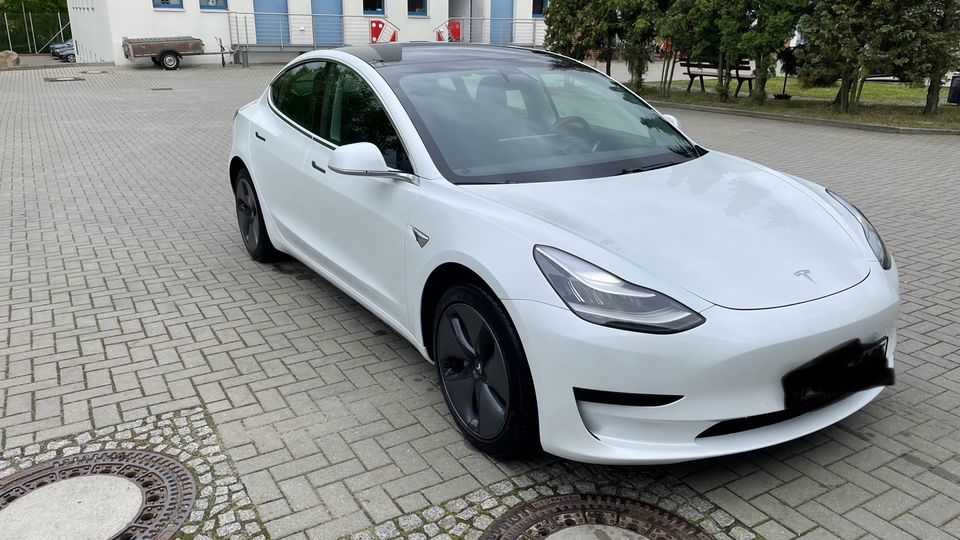 Tesla Model 3 2020 SR+ in Zarrentin