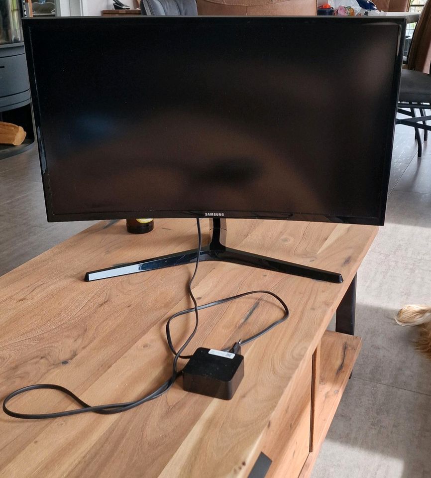 Samsung curved gaming Monitor in Daleiden