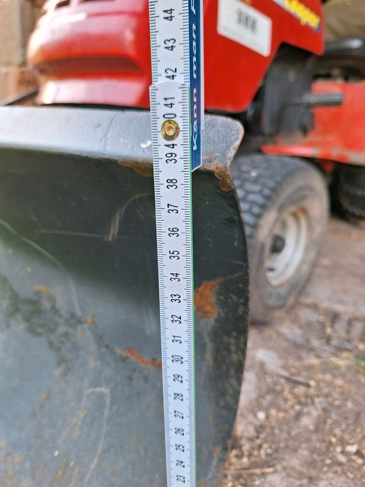 Schneeschild Räumschild Aufsitzmäher Rasenmäher in Hohenroda