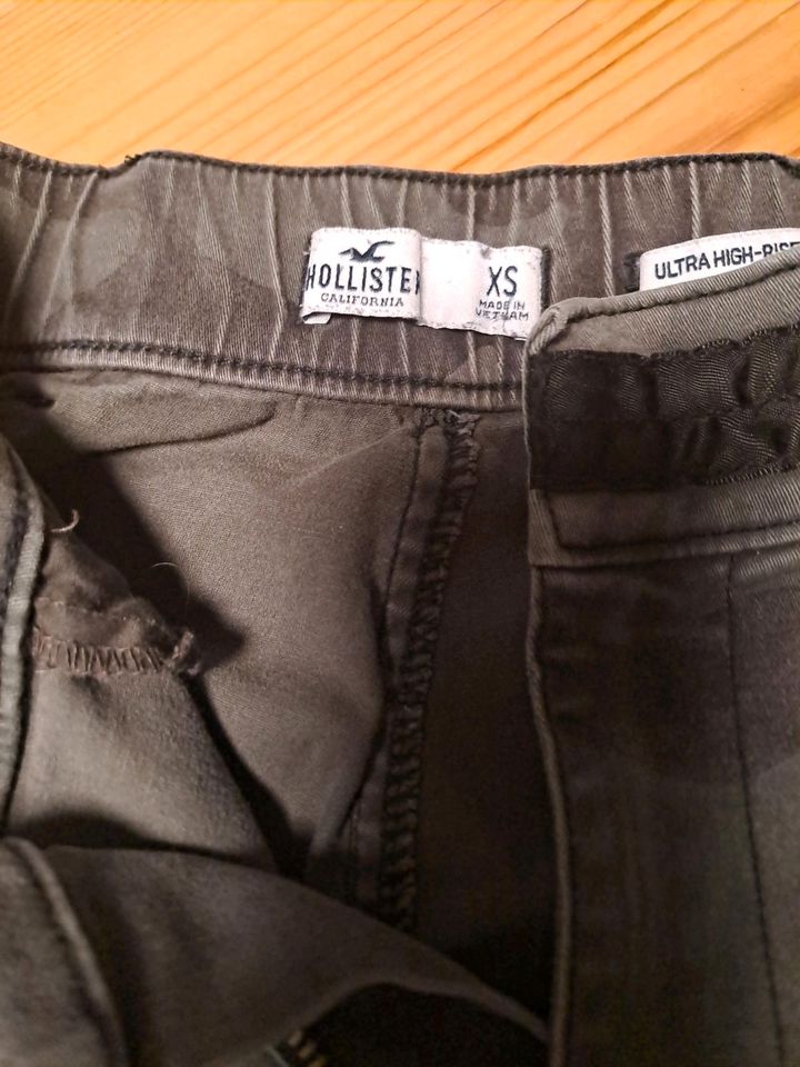 Hollister Hose Gr.XS in Weilmünster