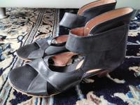 Schuhe schwarz mit Klettverschluss Gr 37 Niedersachsen - Damme Vorschau