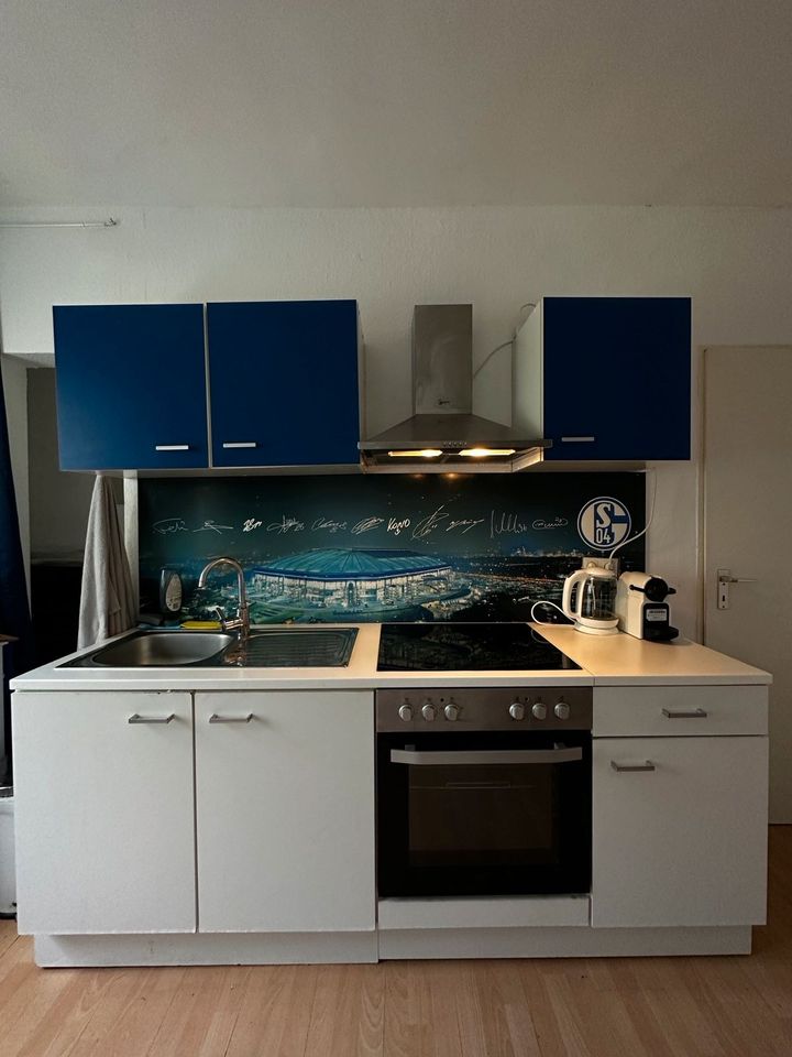Lichtdurchflutete top-möblierte 2-Raum Single Wohnung in Gelsenkirchen