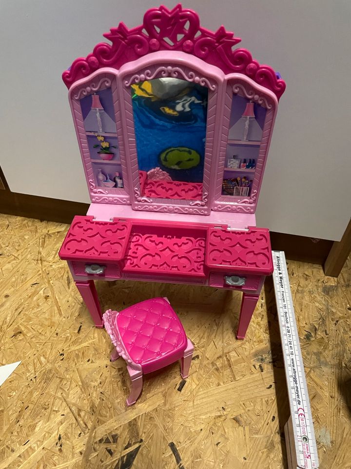 Barbie Frisiertisch Super-Prinzessin Schminktisch Schreibtisch in Borken