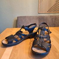 Rieker Damen Leder Sandalen wie neu schwarz 42 Niedersachsen - Apen Vorschau