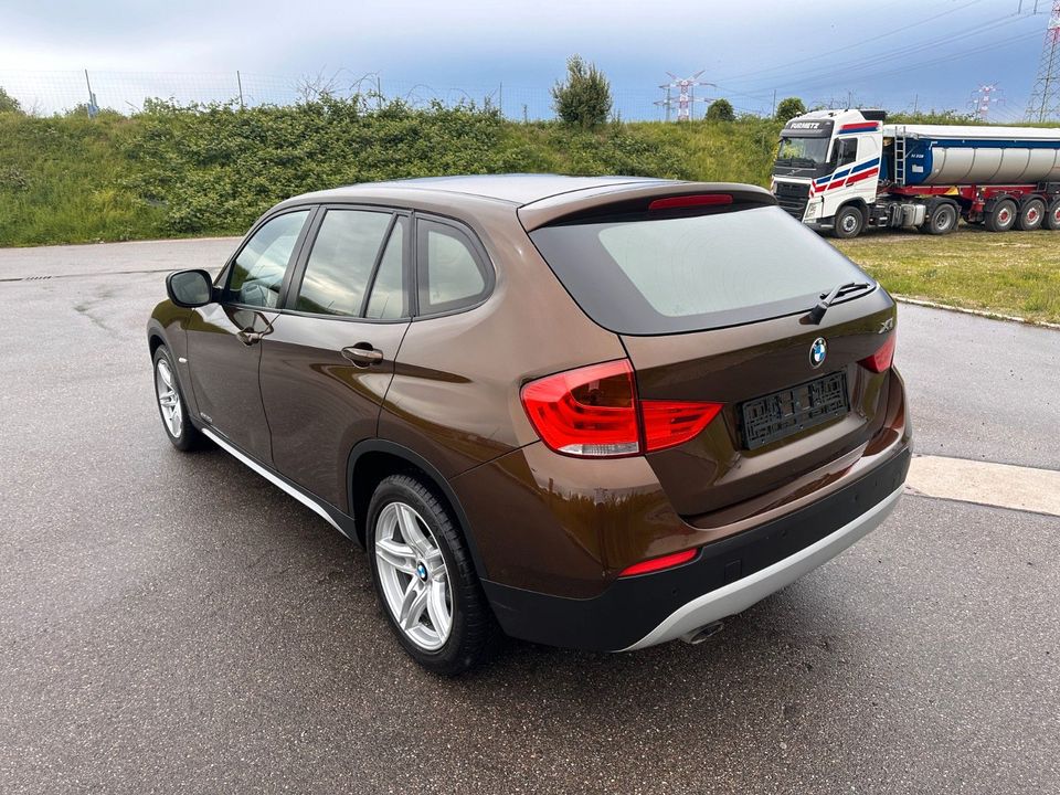 BMW X1 sDrive 20d - TÜV NEU! - Panorama! -  Euro 5! in Lochhausen