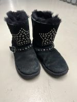 UGG Kinderstiefel mit Nieten (Stern) Größe 32 Frankfurt am Main - Westend Vorschau