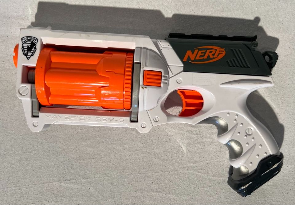 Nerf Sammlung - Riesiges Bundle mit 13 Waffen inklusive Munition in Meerbusch