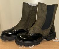 Tolle Boots Stiefel Wildleder-Lack-Optik NEU Bayern - Schwarzenbruck Vorschau