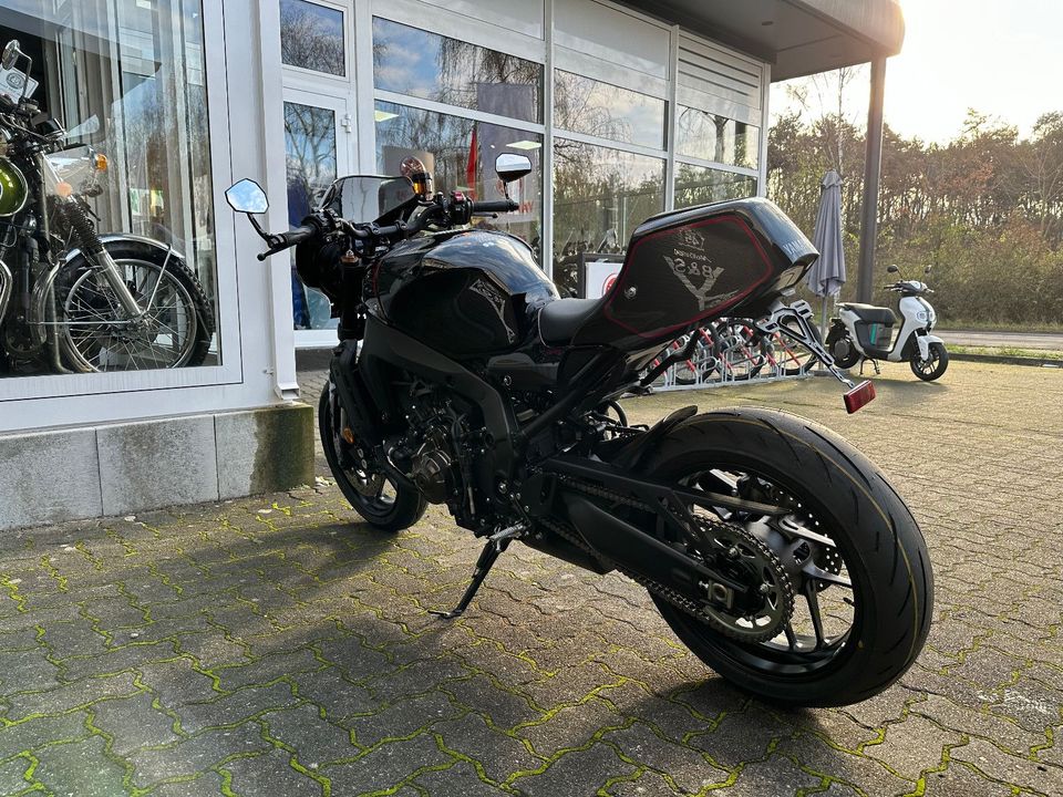 Yamaha XSR900 ABS LED TC SC Project viel Zubehör in Hanau