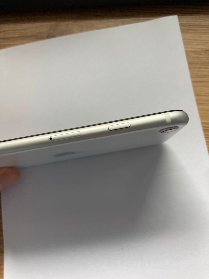 iPhone SE 2020 in Weiß 64GB in Bonn