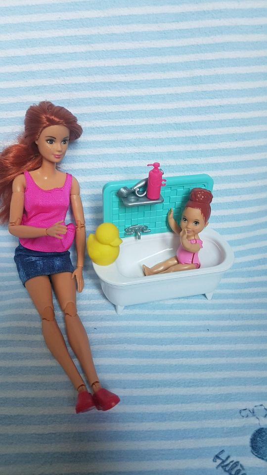 Barbie Skipper babysitter Baby Badewanne in Berlin