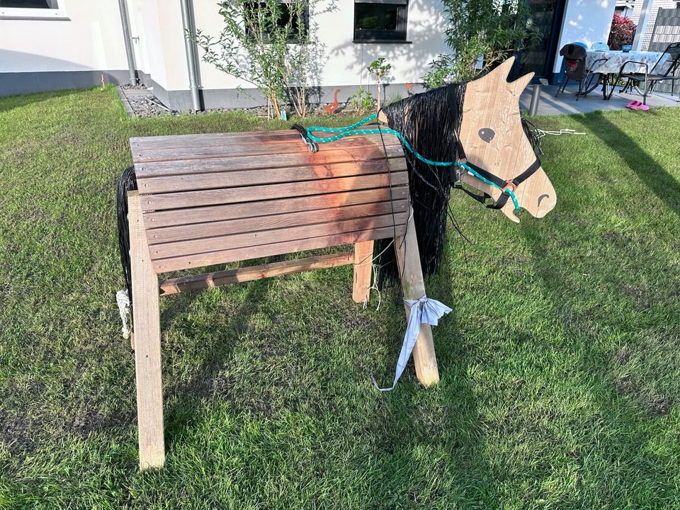Holzpferd, Pferd, in Schloß Holte-Stukenbrock